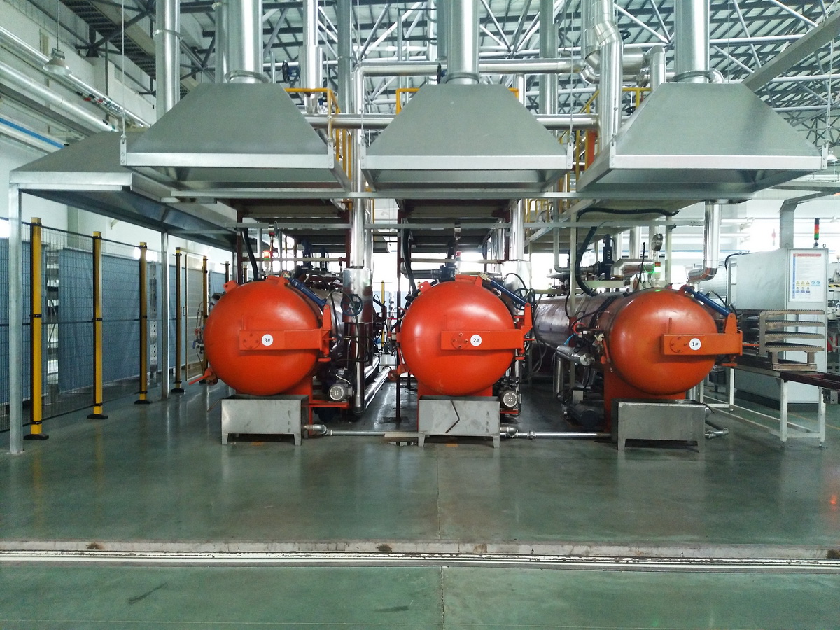 橡塑企業橡膠制品硫化成型車間,硫化罐,橡膠硫化設備,橡膠高壓釜